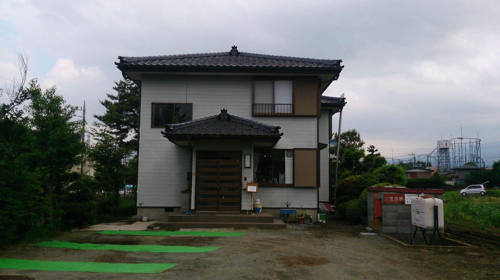 Teishaba Guesthouse&Cafe Fujiyoshida Exterior foto
